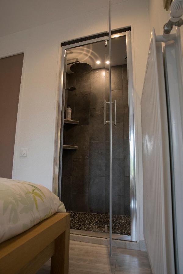 Agreable Logement Independant Avec Veranda Βιέν Εξωτερικό φωτογραφία